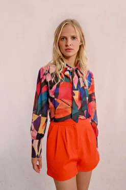 Blouse à col lavalière, à imprimé et en semi-transparence