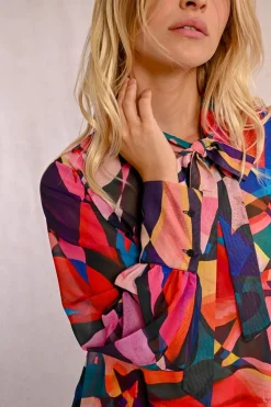 Blouse à col lavalière, à imprimé et en semi-transparence