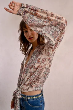 Blouse imprimée et en semi-transparence