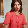 Blouse parsemée de strass à nouer
