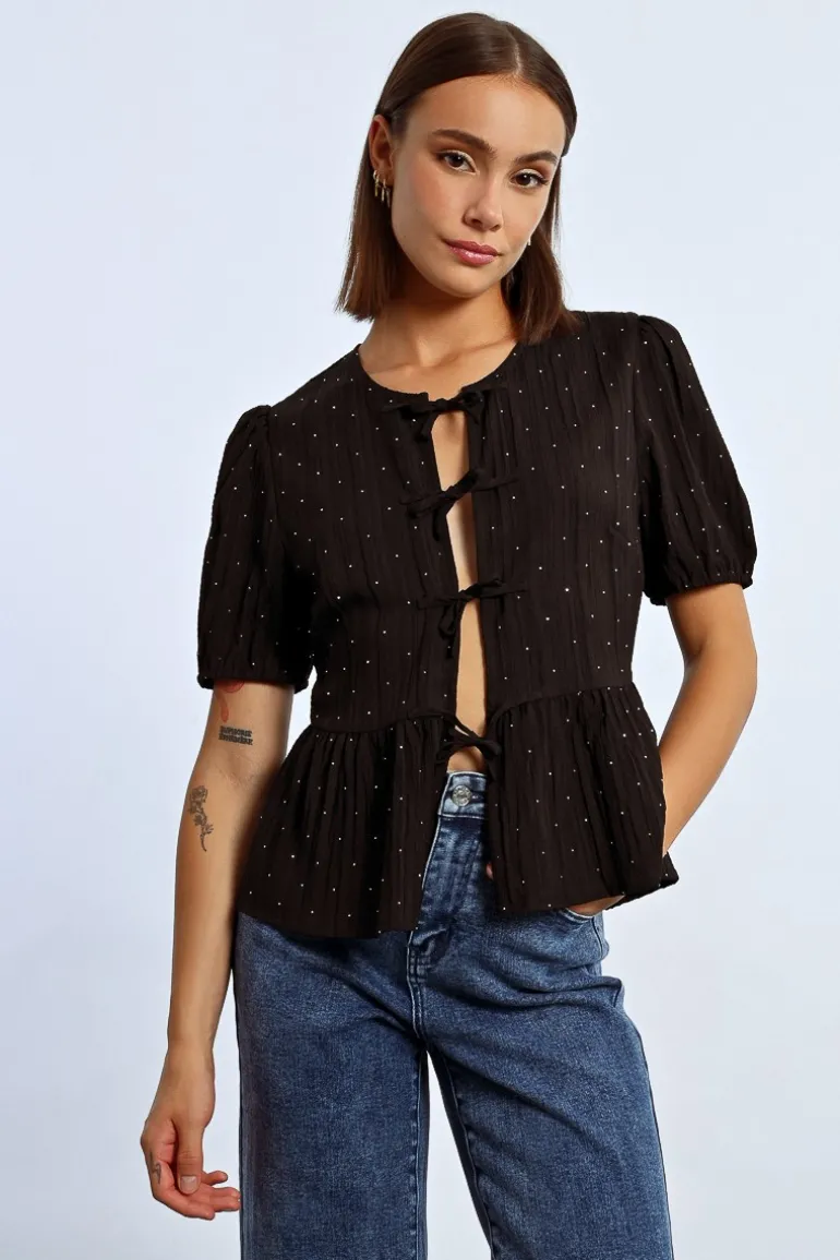 Blouse parsemée de strass à nouer