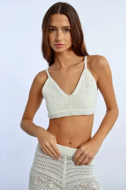 Brassière ajourée en crochet
