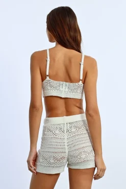 Brassière ajourée en crochet