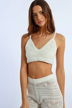 Brassière ajourée en crochet