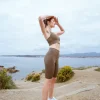 Brassière de sport, bretelles croisées