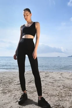 Brassière de sport, bretelles croisées