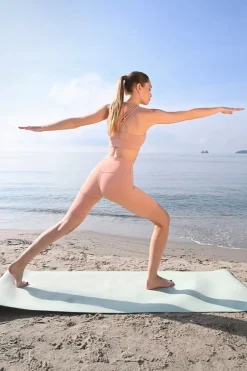 Brassière de sport, bretelles croisées