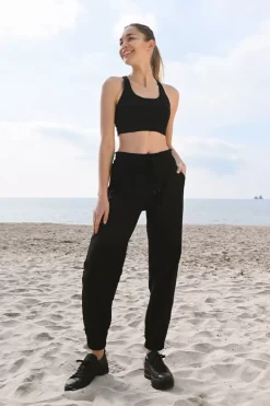 Brassière de sport, bretelles croisées