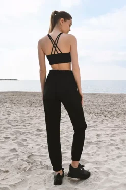 Brassière de sport, bretelles croisées