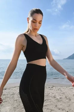 Brassière de sport, bretelles croisées