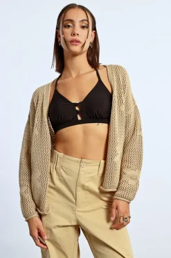 Cardigan en crochet fleurs