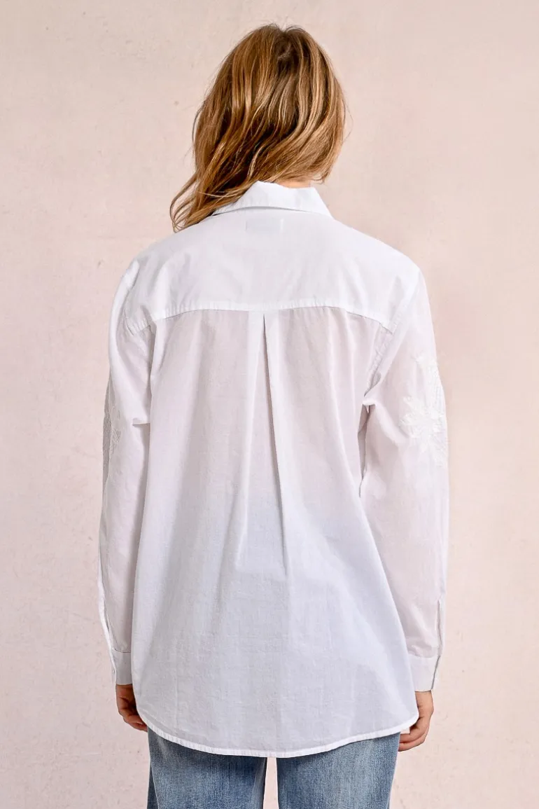 Chemise oversize avec des broderies
