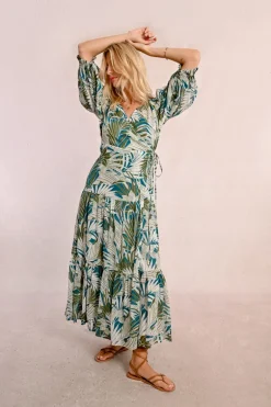 Longue robe portefeuille à volants