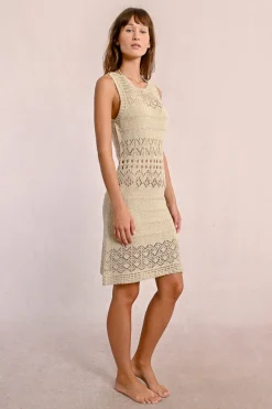 Mini-robe de plage en crochet