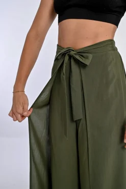Pantalon fluide, ceinture à nouer