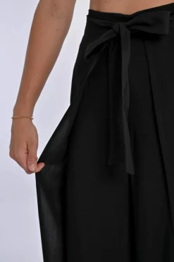 Pantalon fluide, ceinture à nouer