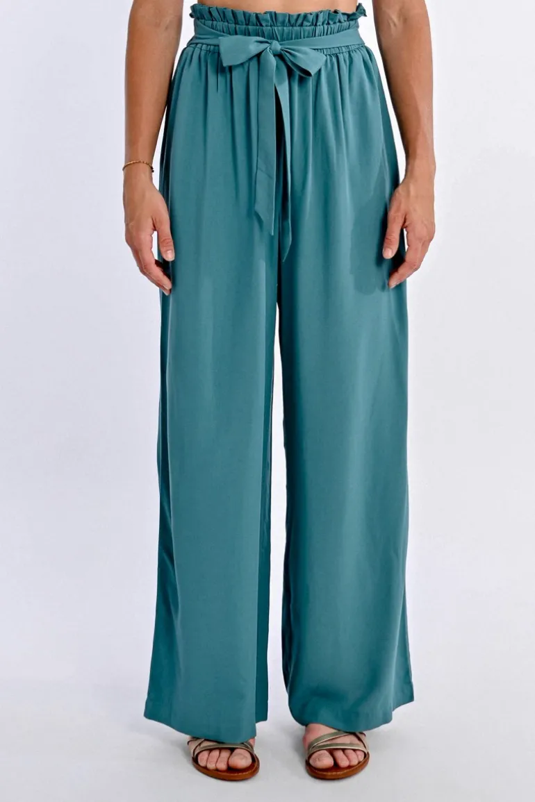 Pantalon large à la taille paper bag