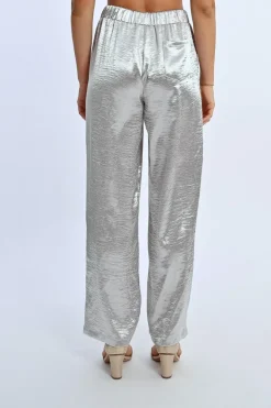 Pantalon large et satiné