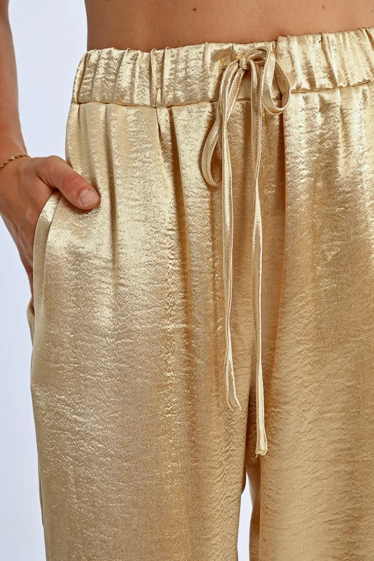 Pantalon large et satiné