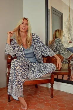 Pantalon large, zébré