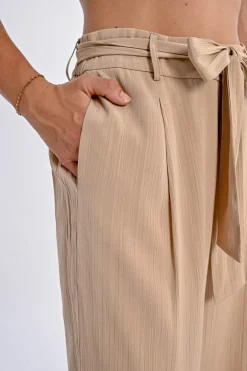 Pantalon taille haute, taille à nouer