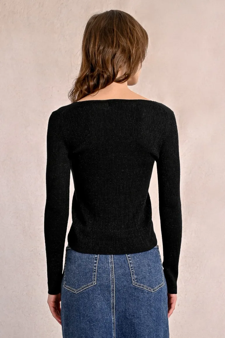 Pull ajusté en maille et col large