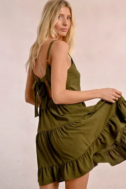 Robe courte à bretelles