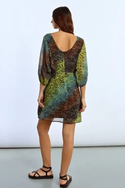 Robe courte à manches 3/4