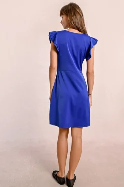 Robe courte ajustée