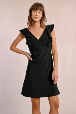 Robe courte, dos lacets