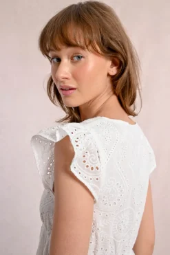 Robe courte en broderies anglaises