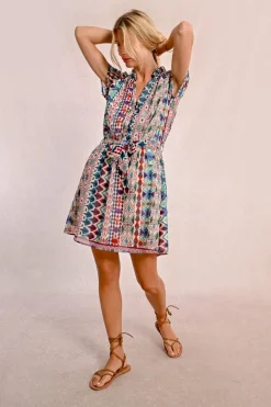 Robe courte, en semi-transparence