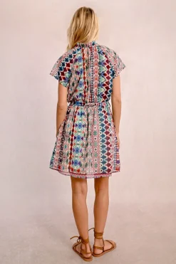 Robe courte, en semi-transparence
