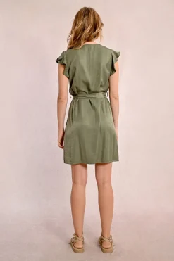 Robe courte et nouable à la taille