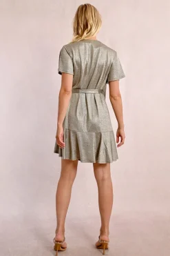 Robe courte, irisée et à volants