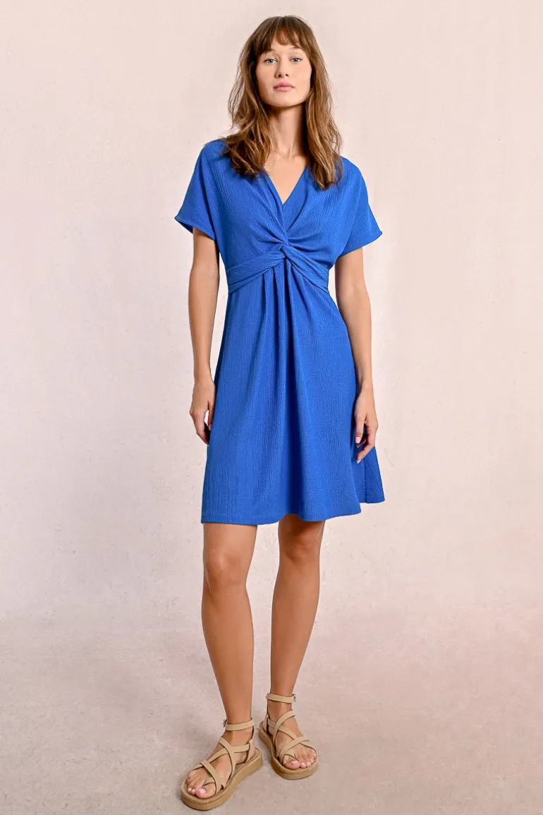 Robe courte, noué sur le devant