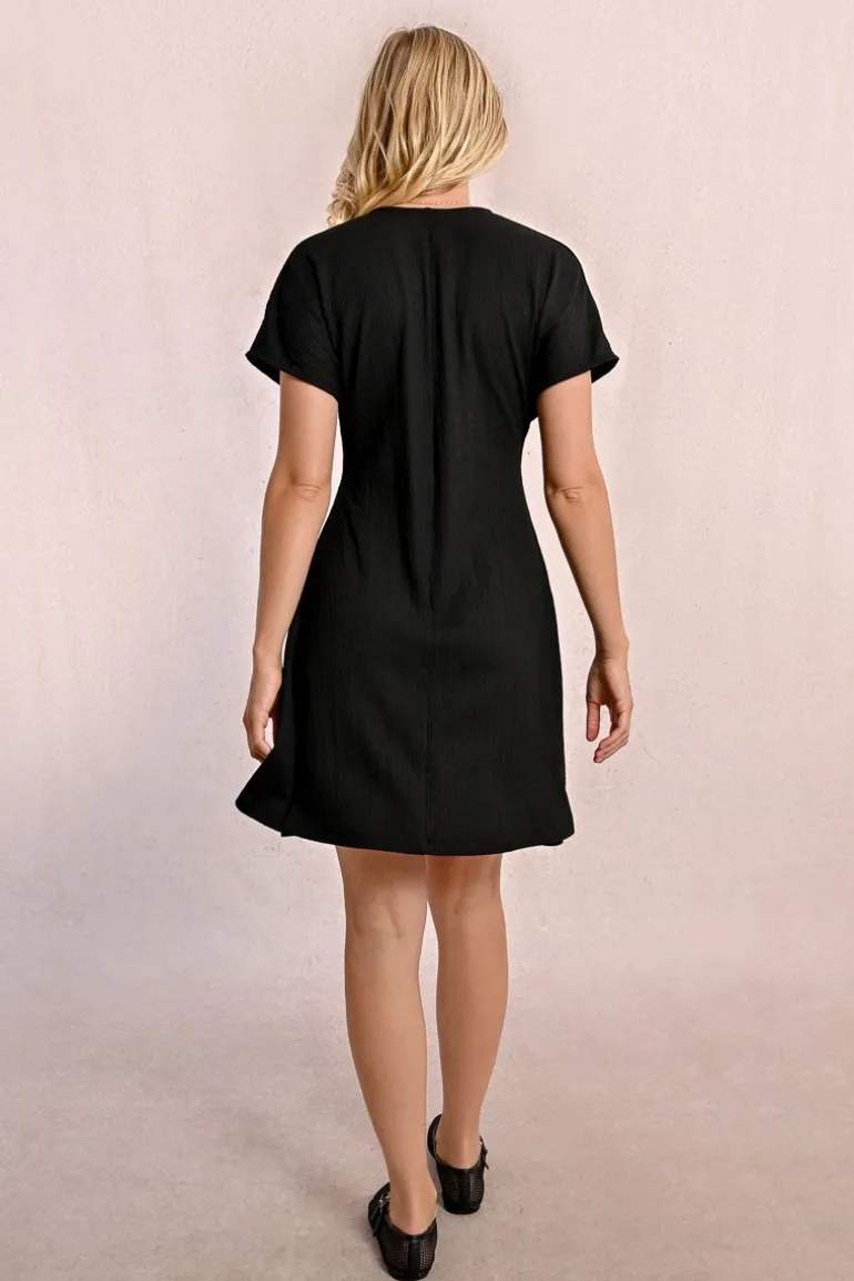 Robe courte, noué sur le devant