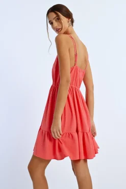 Robe courte parsemée de strass