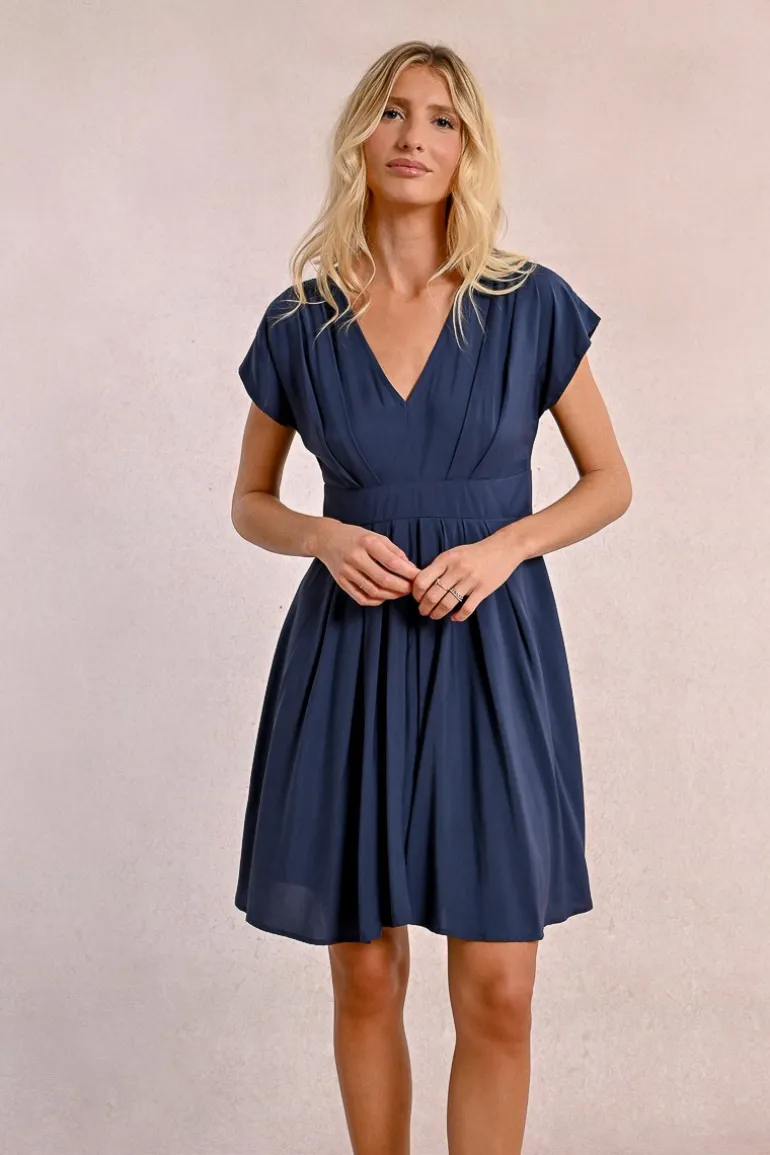 Robe courte plissée