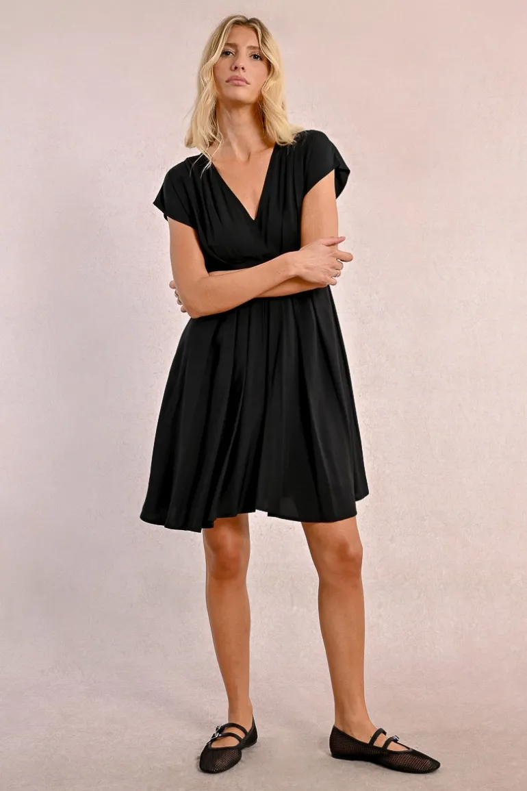 Robe courte plissée