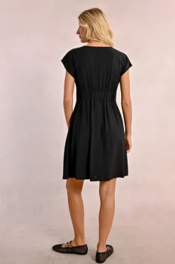 Robe courte plissée