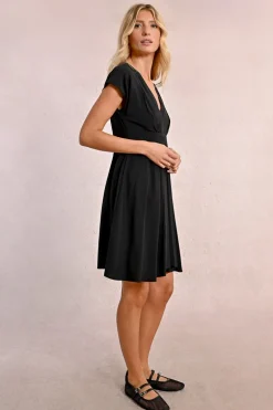 Robe courte plissée