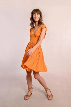 Robe courte plissée