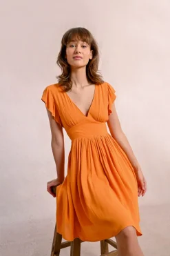 Robe courte plissée