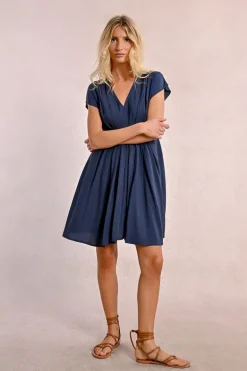 Robe courte plissée