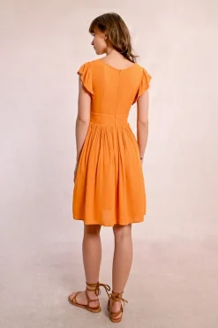 Robe courte plissée