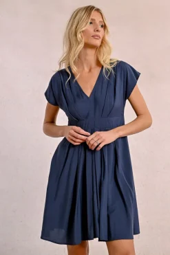 Robe courte plissée