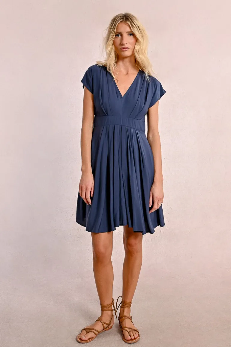 Robe courte plissée