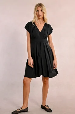 Robe courte plissée