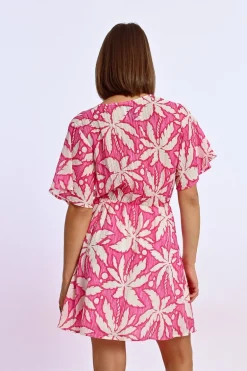 Robe courte, portefeuille